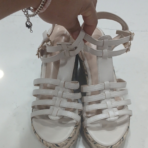 Cream Wedge Sandals Sz41 Fits Size 10 New Without Tag Or Box - Picture 3 of 6